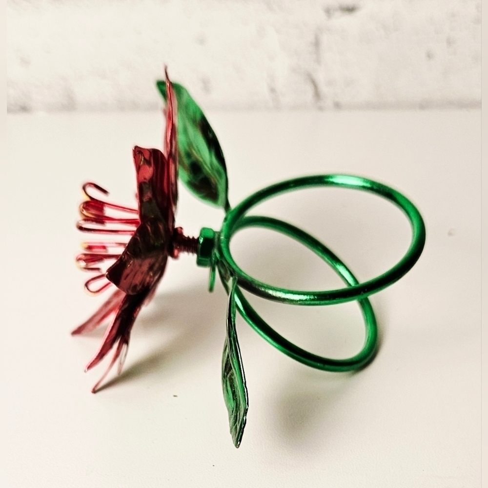 Vintage Tin Poinsettia Napkin Rings Set of 12 Red Green Christmas Table Decor - Picture 8 of 10